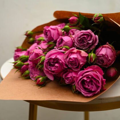 3 ветви спрей-роз