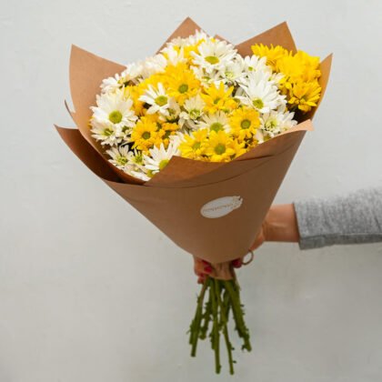 A bouquet of daisies