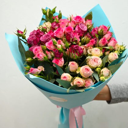 9 Branches Spray Rose Mix