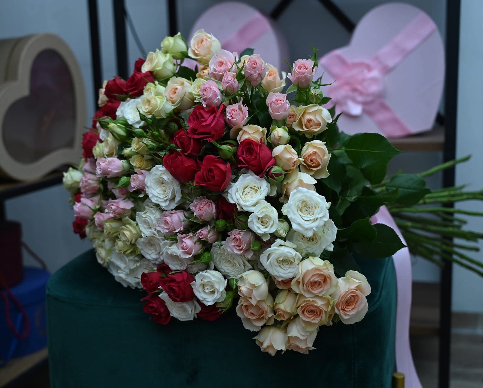 25 branches of spray rose - Image 2