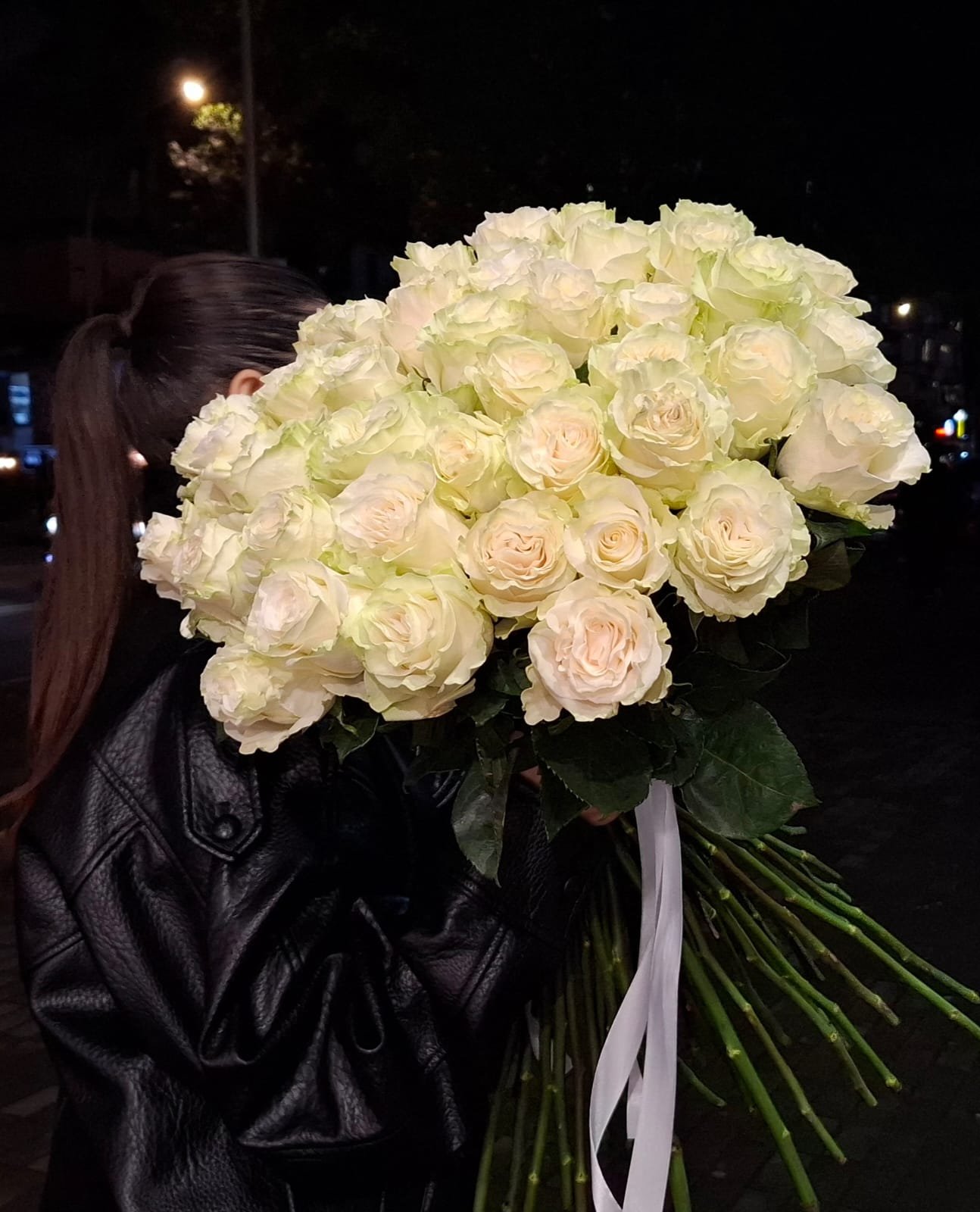 35 белая роза